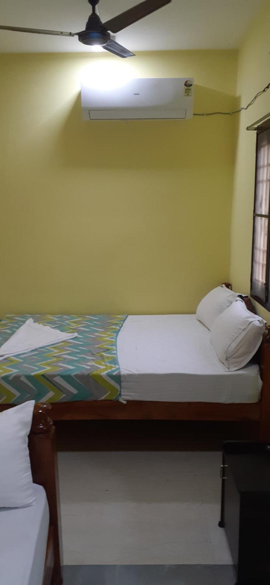 Varadhar Guest House Kanchipuram Exterior foto